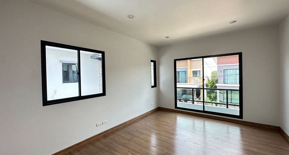For sale 3 bedrooms house in Khlong Luang, Pathum Thani