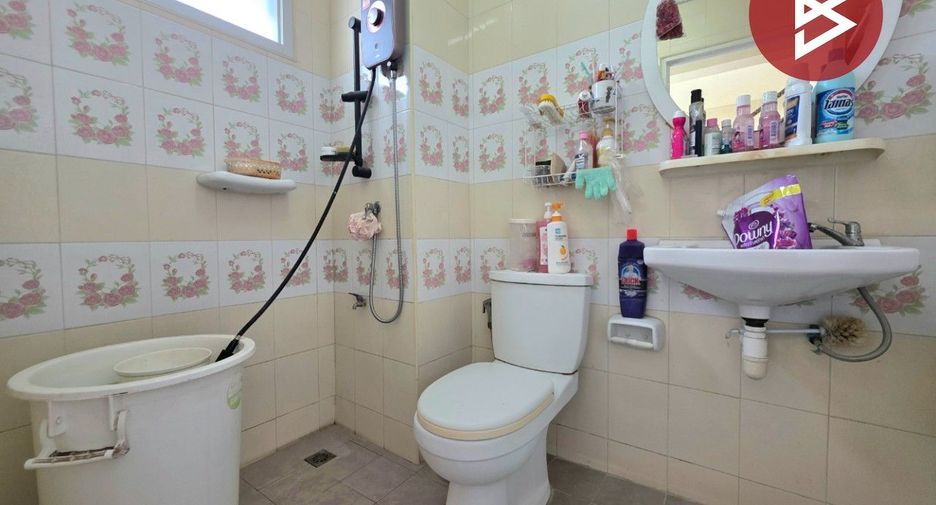 For sale 2 bedrooms retail Space in Si Racha, Chonburi