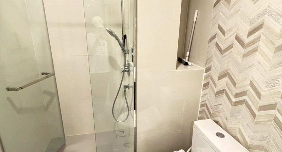 For sale 1 bed condo in Khlong Toei, Bangkok