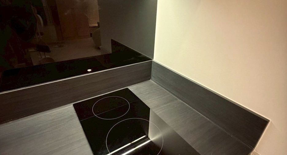For sale 1 bed condo in Khlong Toei, Bangkok