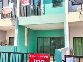 Продажа 2 спальни таунхаус в Mueang Chon Buri, Чонбури