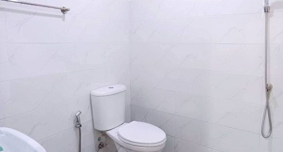 Casa adosada en venta de 2 habitaciones en Sai Noi, Nonthaburi