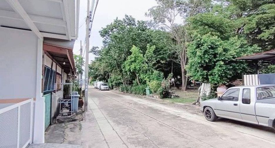 Casa adosada en venta de 2 habitaciones en Sai Noi, Nonthaburi