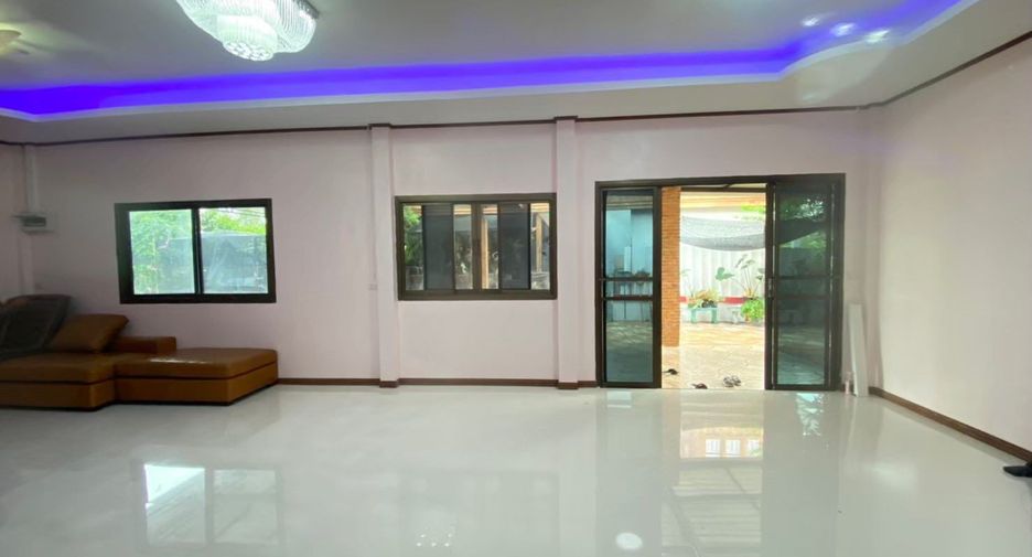 For rent 3 bedrooms house in Mueang Udon Thani, Udon Thani