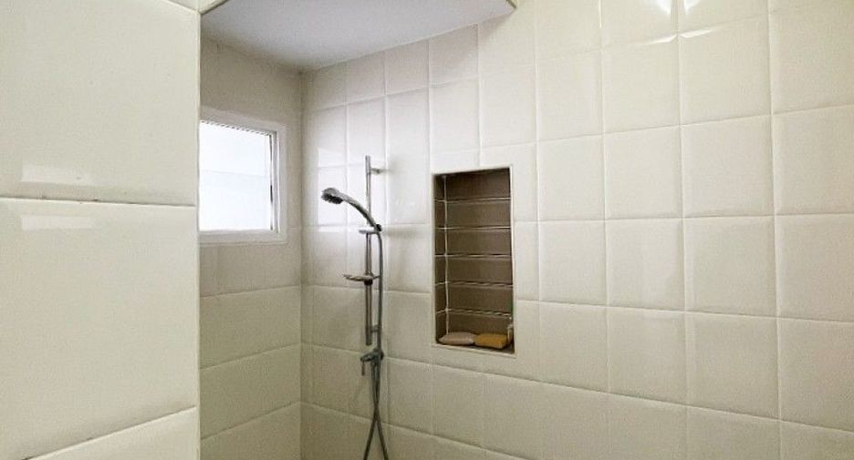 Reihenhaus zum Kauf mit 4 Zimmer in Prawet, Bangkok