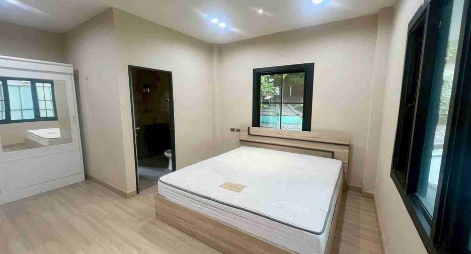 For sale 3 bedrooms house in Huai Khwang, Bangkok