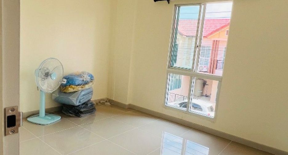 For sale 3 bedrooms townhouse in Thung Khru, Bangkok