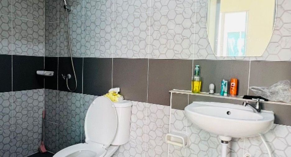 For sale 3 bedrooms townhouse in Thung Khru, Bangkok