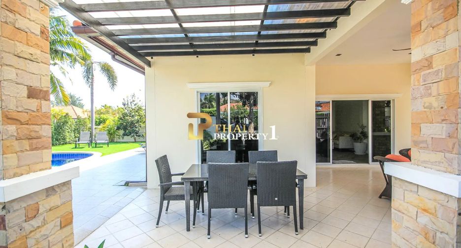 For sale 4 ベッドルーム villa in Hua Hin, Prachuap Khiri Khan