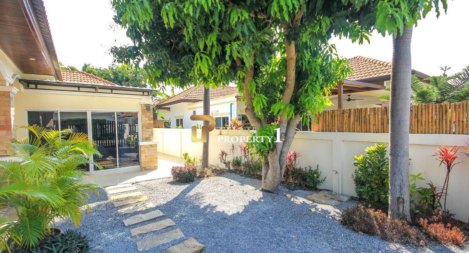 For sale 4 ベッドルーム villa in Hua Hin, Prachuap Khiri Khan