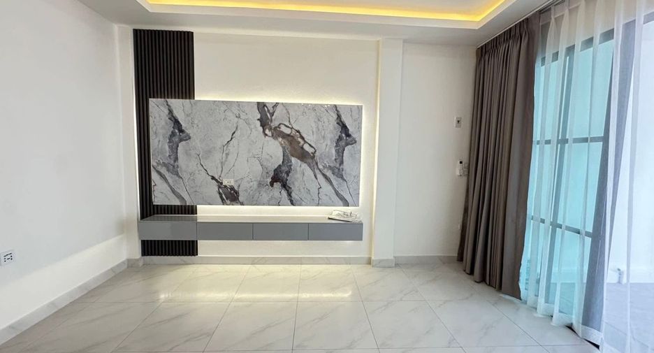 Casa en alquiler de 3 habitaciones en Bang Lamung, Chonburi