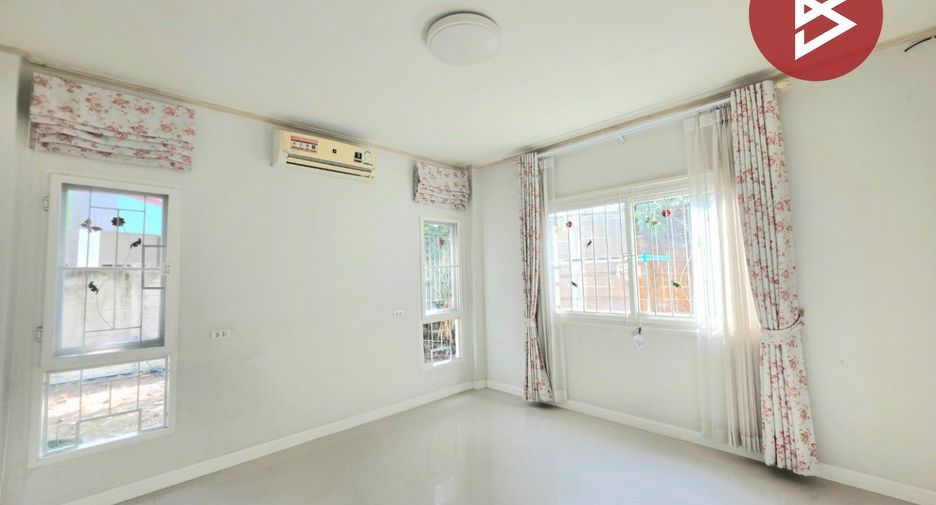 For sale 4 bedrooms house in Si Racha, Chonburi