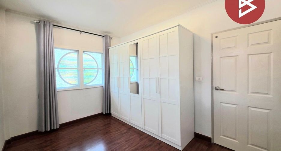 For sale 4 bedrooms house in Si Racha, Chonburi