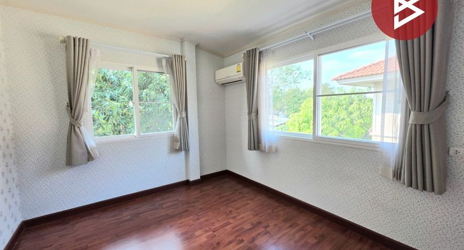 For sale 4 bedrooms house in Si Racha, Chonburi