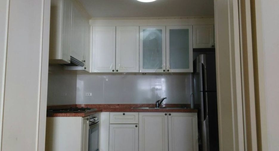 For rent 3 ベッドルーム condo in Khlong Toei, Bangkok