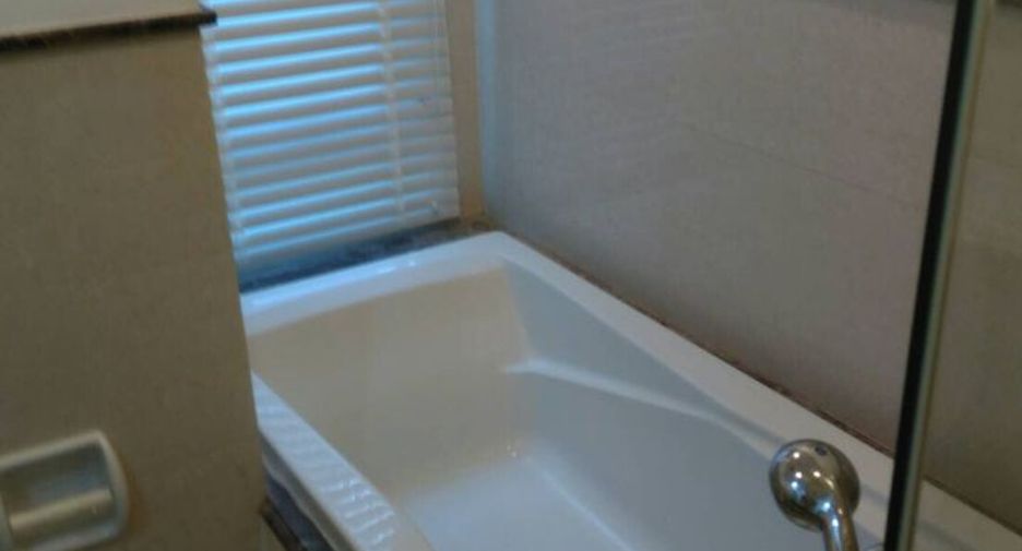 For rent 3 ベッドルーム condo in Khlong Toei, Bangkok