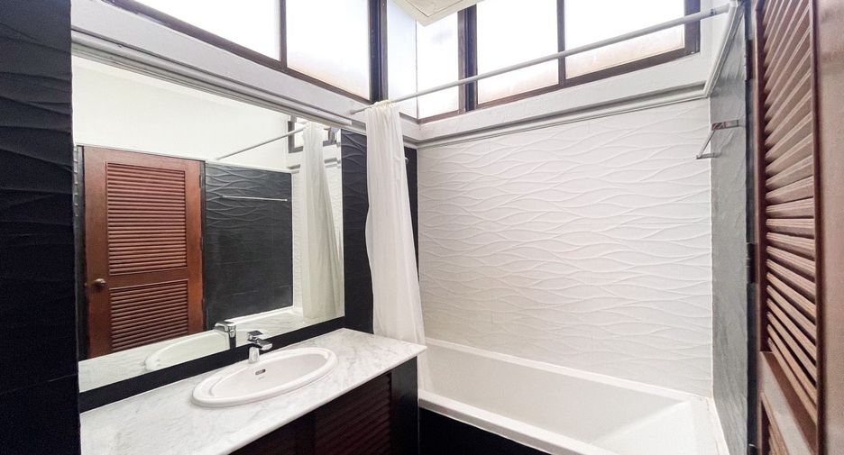 For rent and for sale 2 bedrooms condo in Watthana, Bangkok