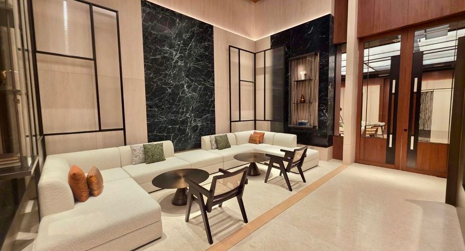 For sale 2 bedrooms condo in Bang Rak, Bangkok