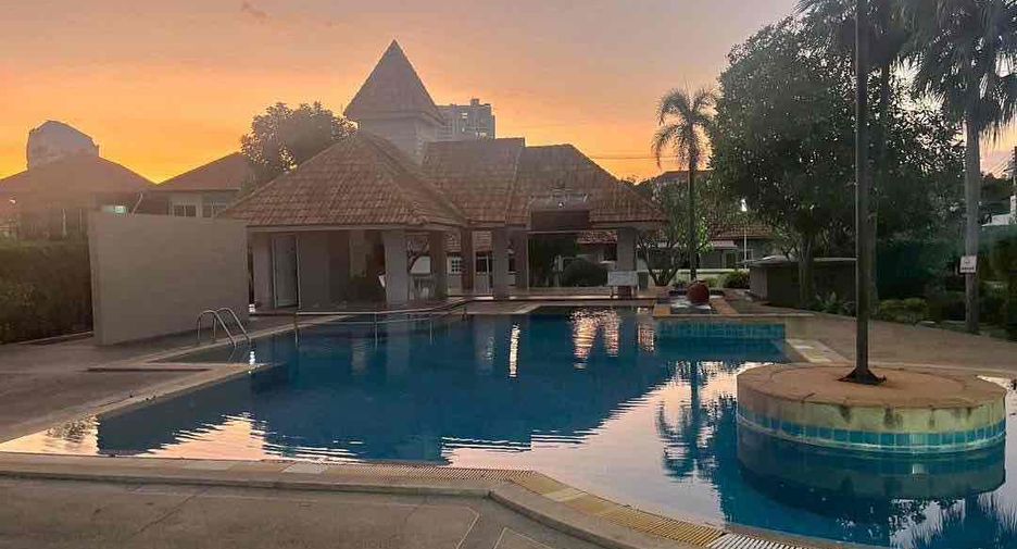 Reihenhaus zur Miete und zum Kauf mit 3 Zimmer in Bang Lamung, Chonburi