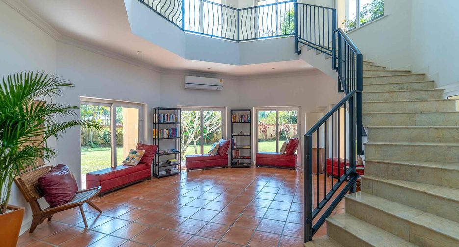 Villa zur Miete und zum Kauf mit 5 Zimmer in Bang Lamung, Chonburi