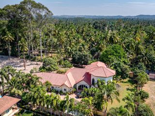 À louer et à vendre 5 chambres villa à Bang Lamung, Chonburi
