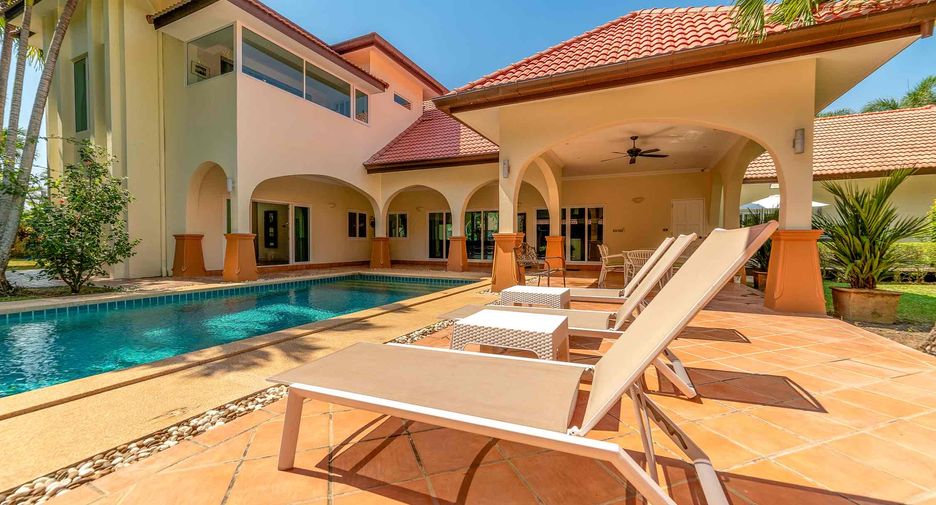Villa zur Miete und zum Kauf mit 5 Zimmer in Bang Lamung, Chonburi