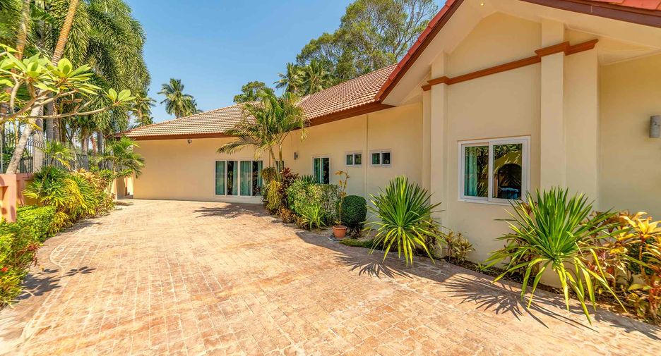 Villa zur Miete und zum Kauf mit 5 Zimmer in Bang Lamung, Chonburi
