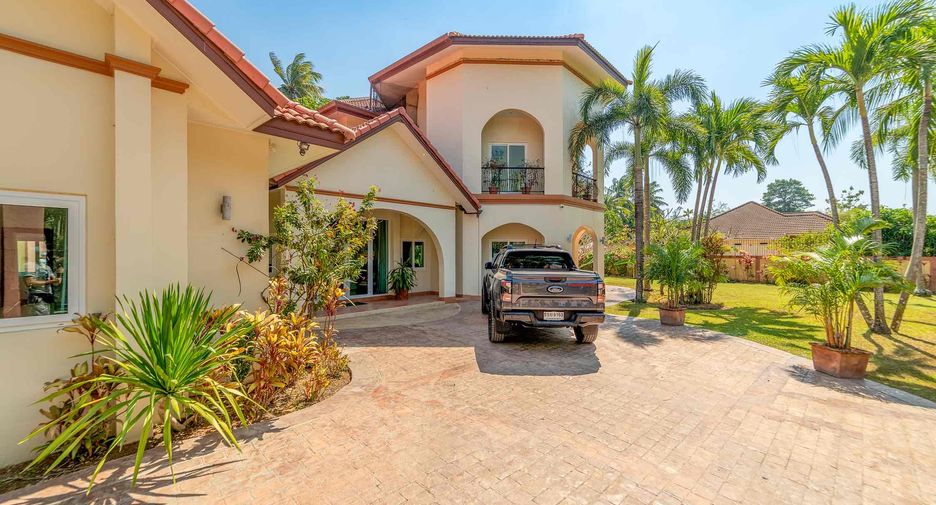 Villa zur Miete und zum Kauf mit 5 Zimmer in Bang Lamung, Chonburi