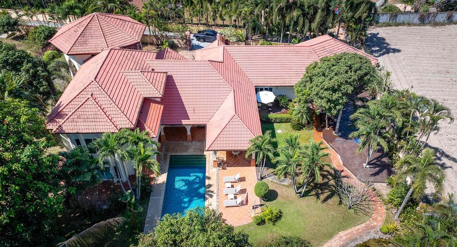 Villa zur Miete und zum Kauf mit 5 Zimmer in Bang Lamung, Chonburi