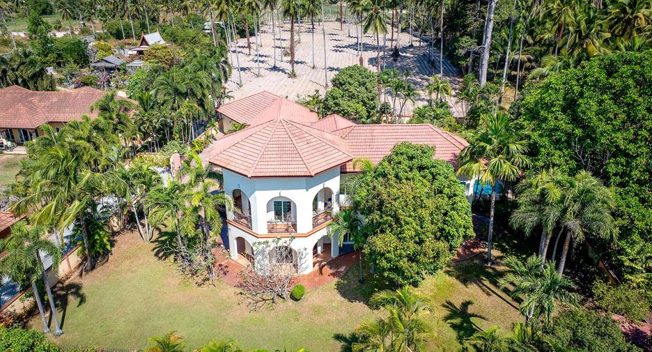 Villa zur Miete und zum Kauf mit 5 Zimmer in Bang Lamung, Chonburi