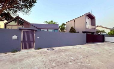 Villa zur Miete und zum Kauf mit 4 Zimmer in Bang Lamung, Chonburi