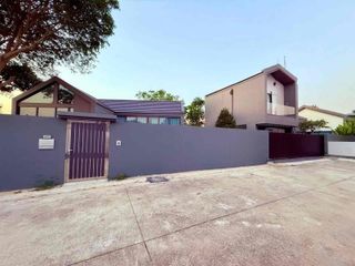 À louer et à vendre 4 chambres villa à Bang Lamung, Chonburi