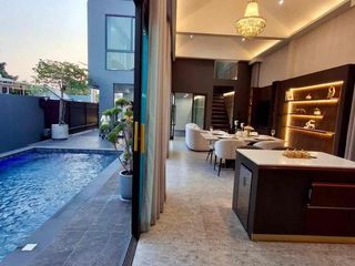 À louer et à vendre 4 chambres villa à Bang Lamung, Chonburi