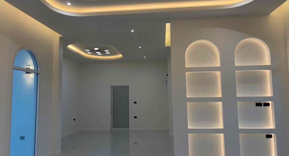 For rent and for sale 4 bedrooms villa in Bang Lamung, Chonburi