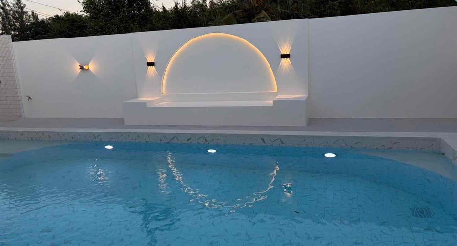 For rent and for sale 4 bedrooms villa in Bang Lamung, Chonburi