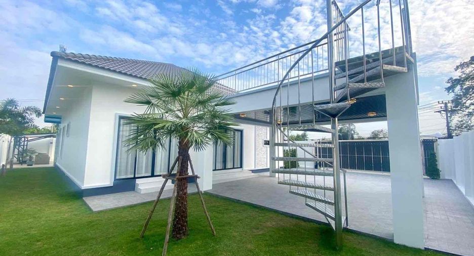 For rent and for sale 3 bedrooms villa in Bang Lamung, Chonburi