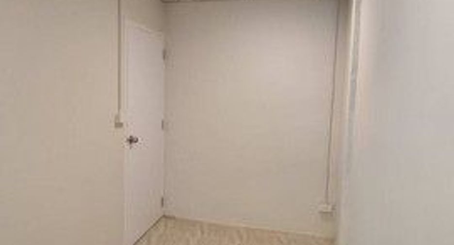 For rent 4 bedrooms townhouse in Suan Luang, Bangkok