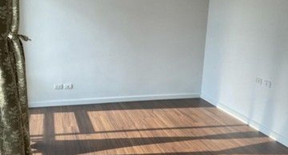 Haus zur Miete mit 3 Zimmer in Thung Khru, Bangkok