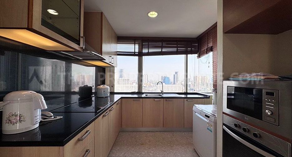 Condo en alquiler de 3 habitaciones en Watthana, Bangkok
