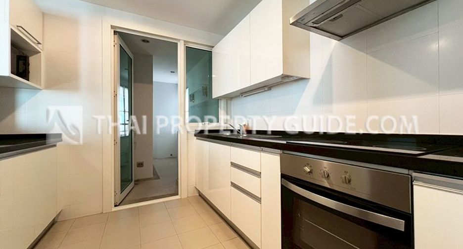 For rent 3 bedrooms condo in Khlong Toei, Bangkok