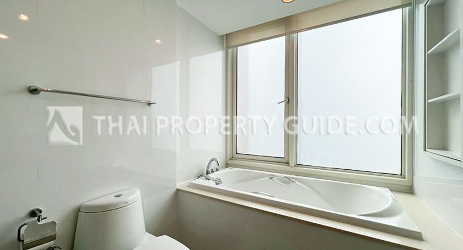 For rent 3 bedrooms condo in Khlong Toei, Bangkok