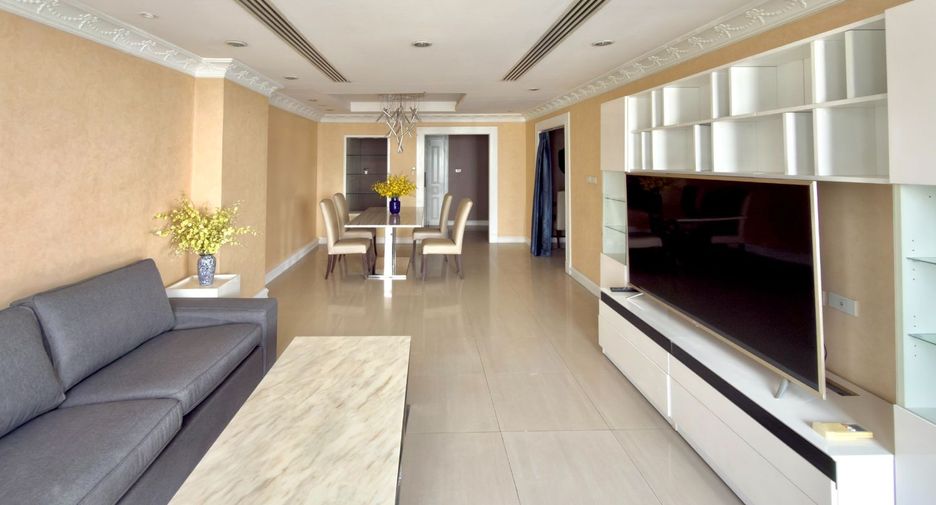 À louer 3 chambres condo à Khlong Toei, Bangkok