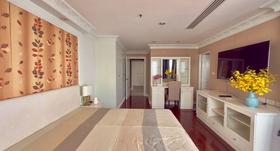 À louer 3 chambres condo à Khlong Toei, Bangkok