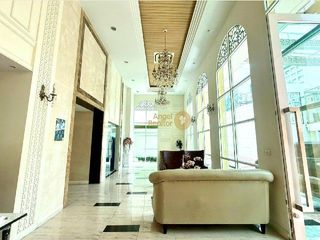 For sale 2 bedrooms condo in Pom Prap Sattru Phai, Bangkok