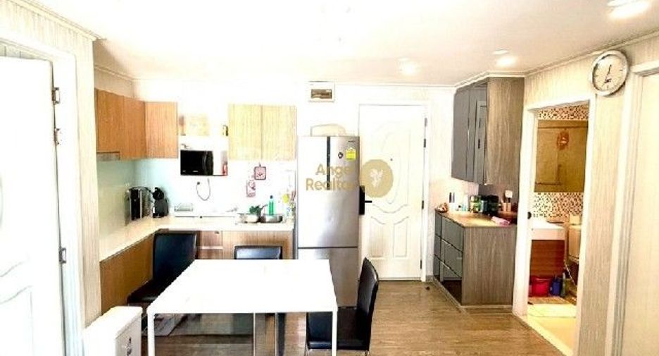 For sale 2 bedrooms condo in Pom Prap Sattru Phai, Bangkok