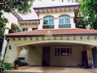 Casa en alquiler y en venta de 5 habitaciones en Mueang Samut Prakan, Samut Prakan