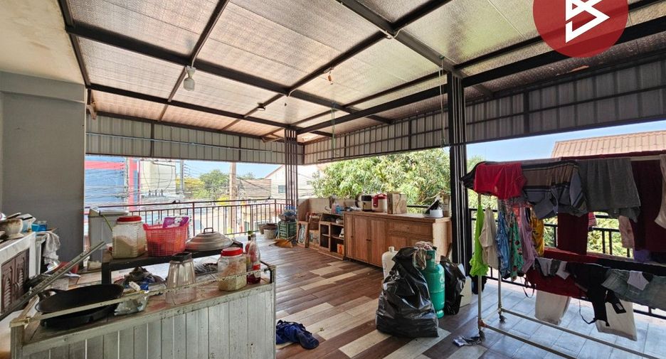 For sale 4 ベッドルーム retail Space in Phan Thong, Chonburi