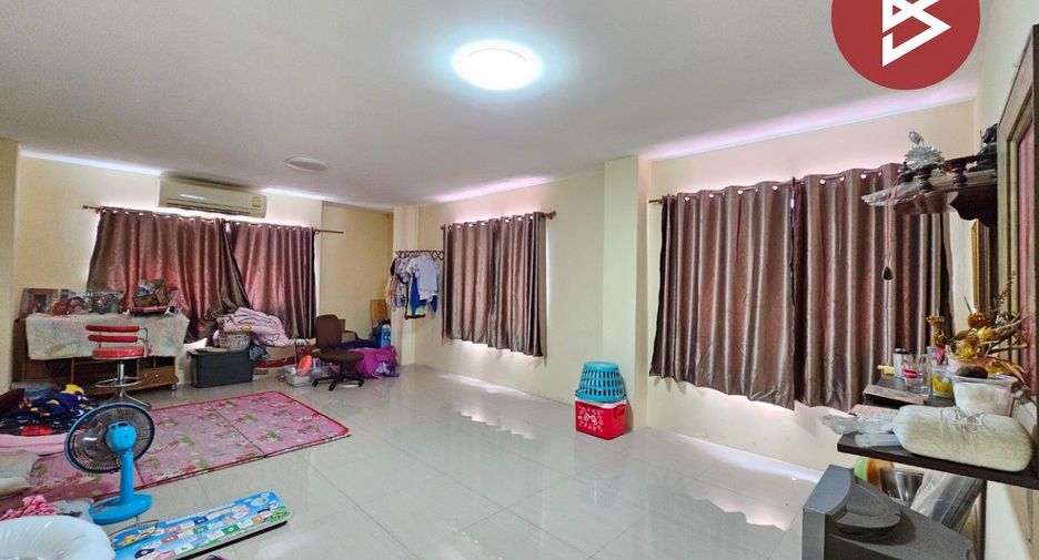 For sale 4 ベッドルーム retail Space in Phan Thong, Chonburi
