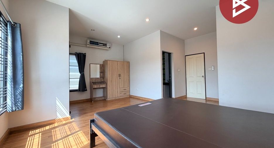 Продажа 3 спальни таунхаус в Mueang Chon Buri, Чонбури