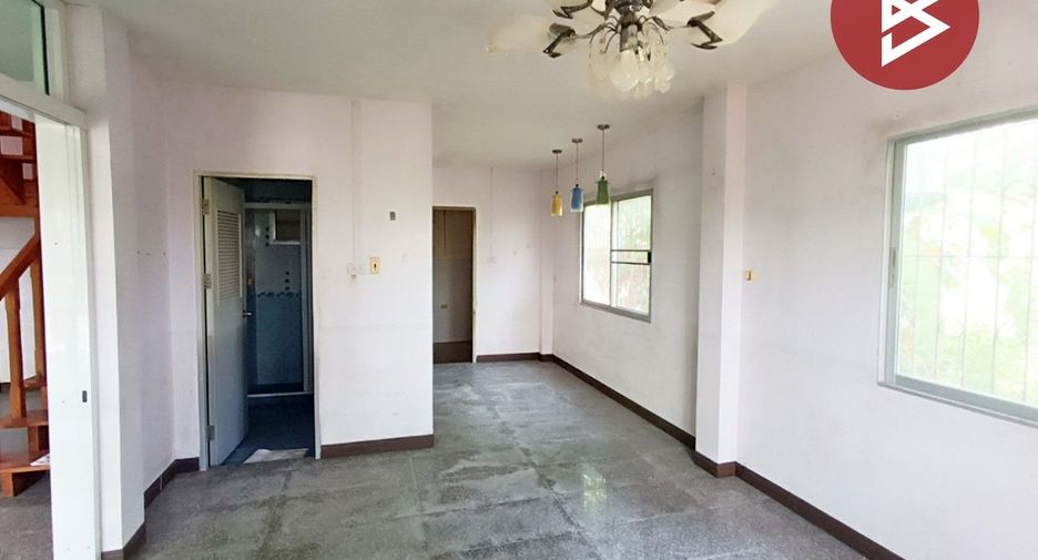 Casa en venta de 4 habitaciones en Phutthamonthon, Nakhon Pathom